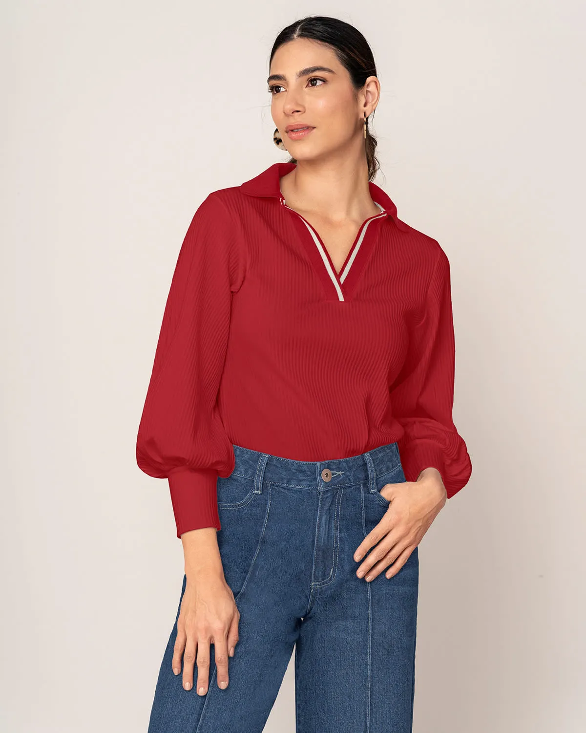Camiseta manga larga con cuello tejido y tela acanalada