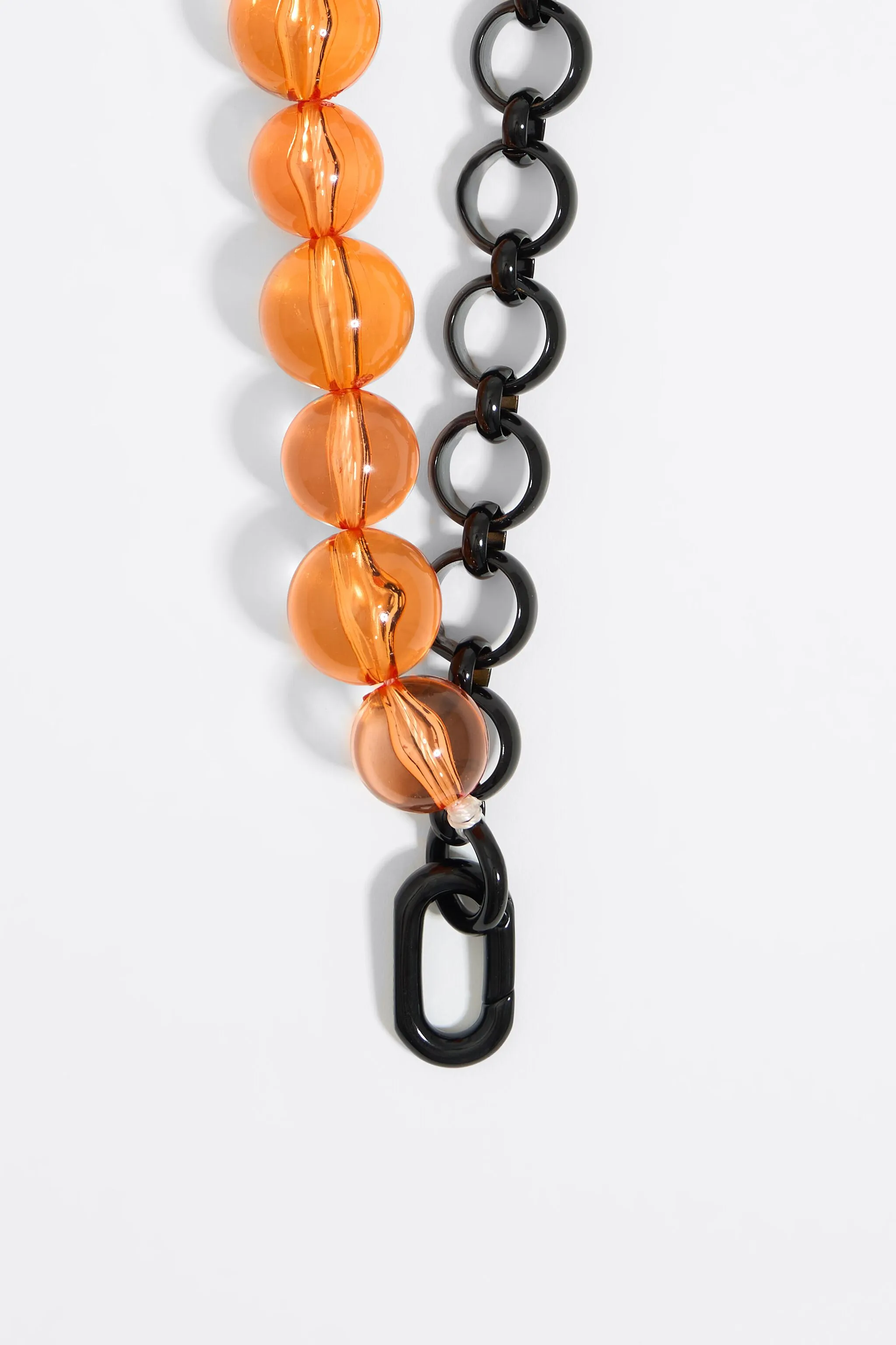 Collar multibolas y cadena lacada negra