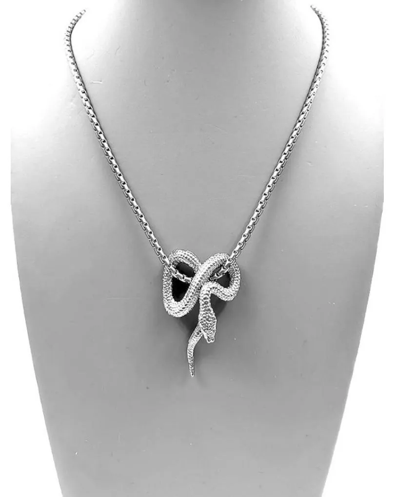 COLLARES PLATEADOS CON SERPIENTES DE INSPIRACION EGIPCIA