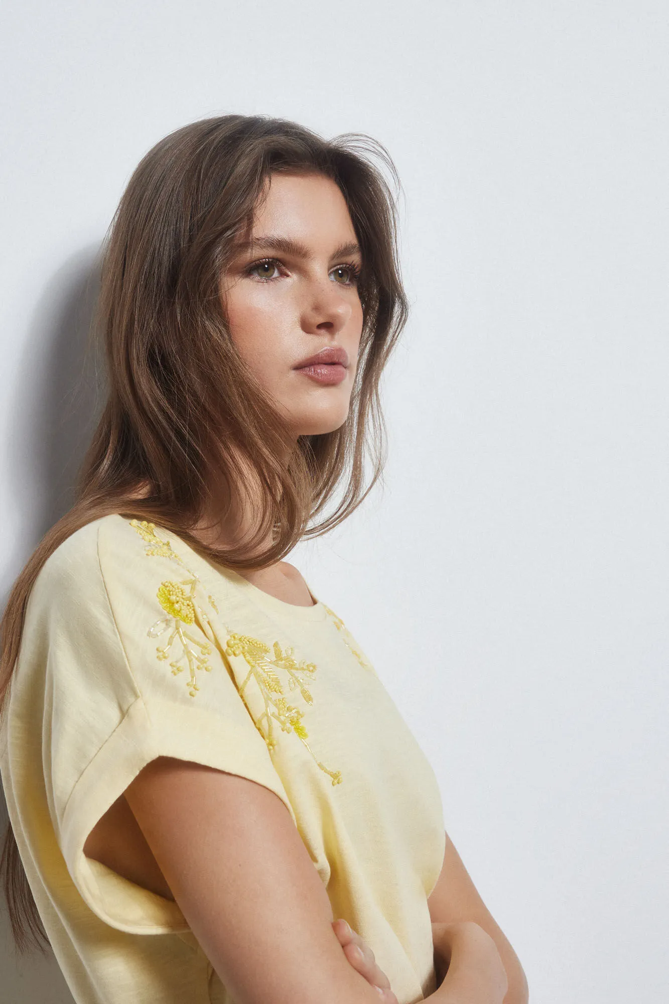 Embroidered short-sleeved t-shirt